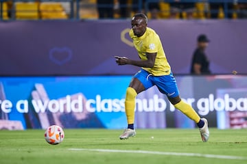 El jugador senegalés del Al-Nassr (31 años) gana 48 millones de dólares por su trabajo dentro del campo y 4 millones de dólares fuera del terreno de juego. 