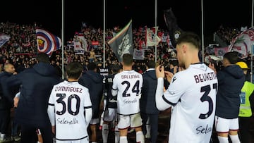 Empoli (Italy), 01/04/2025.- Bologna's players celebrate winning the Italian Cup semi final 1st leg soccer match Empoli FC vs Bologna FC at Carlo Castellani Stadium in Empoli, Italy, 01 April 2025 (Italia) EFE/EPA/CLAUDIO GIOVANNINI