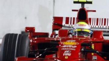<b>EL MÁS RÁPIDO.</b> El piloto brasileño logró la pole, al marcar el mejor registro de la tercera sesión de clasificación de los entrenamientos, en los que Fernando Alonso no pudo pasar de la Q2 debido a una avería en su coche.