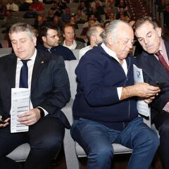 Otero carga contra su directiva, Abanca y medita dimitir