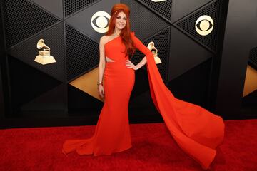 Bonnie McKee posa en la alfombra roja de los Grammys 2024 celebrados en el Crypto.com Arena situado en la ciudad de Los Ángeles, en California.