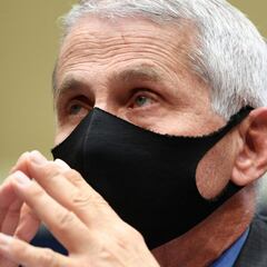 Fauci explica con detalle hasta qué fecha llevará el mundo la mascarilla