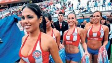 Animadora del equipo paraguayo