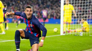 BARCELONA, 19/02/2023.- El centrocampista del FC Barcelona, Ferran Torres celebran el primer gol del equipo blaugrana durante el encuentro correspondiente a la jornada 22 que disputan hoy Domingo frente al Cádiz en el estadio del Camp Nou, en Barcelona. EFE / Enric Fontcuberta.
