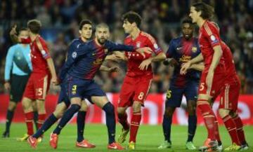 Piqué con Javi Martínez.