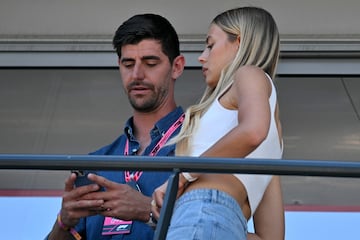 Thibaut Courtois junto a su mujer, Mishel Gerzig, durante el Gran Premio de Mónaco de la Fórmula 1.