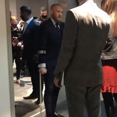 La imagen que está dando la vuelta al mundo: así salió McGregor tras su brutal KO