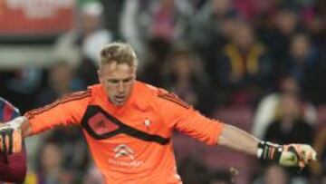 Yoel durante un partido con el Celta en el Camp Nou.