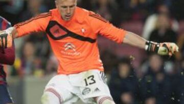 Yoel durante un partido con el Celta en el Camp Nou.