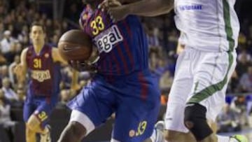 <b>EXPERIENCIA. </b>Mickeal desequilibró en los últimos segundos.