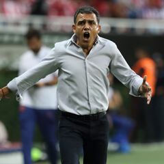 Cadena reconoce conversaciones con Ormeño