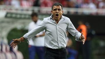 Cadena reconoce conversaciones con Ormeño