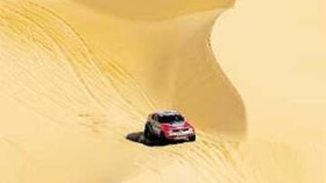 <b>HÁBITAT NATURAL. </b>La inmensidad del desierto es el lugar donde mejor se desenvuelve Peterhansel.