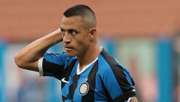 MILAN, ITALY - JUNE 24: Alexis Sanchez of FC Internazionale looks on during the Serie A match between FC Internazionale and US Sassuolo at Stadio Giuseppe Meazza on June 24, 2020 in Milan, Italy. (Photo by Emilio Andreoli/Getty Images)