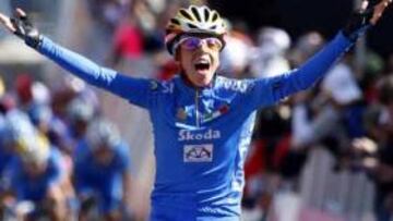 <strong>UN SEGUNDO.</strong>La italiana cruzó en solitario la meta, con una ventaja de un segundo sobre el pelotón.