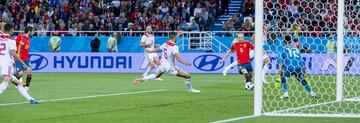 1-1. Isco marc¨® el gol del empate tras un pase de Iniesta.