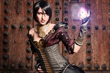 Nebulaluben, la Morrigan española de Dragon Age