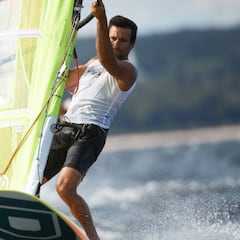 Escandell termina octavo y Granda noveno en regata final