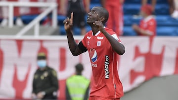 El ídolo regresa una vez más: Adrián Ramos es jugador de América