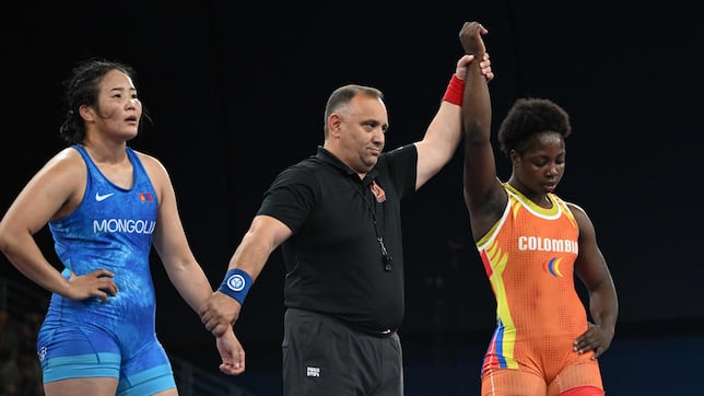 Tatiana Rentería avanza a semis de lucha en París 2024