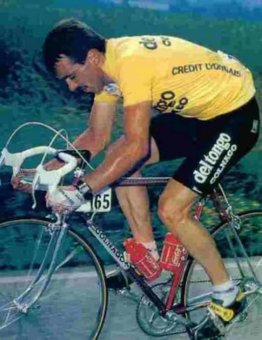 Piasecki: un maillot amarillo del Este ante el Muro de Berlín