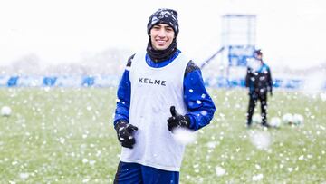 Munir, durante el entrenamiento del Alavés.