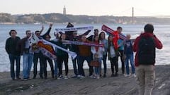 Lisboa ya recibió ayer la primera riada de hinchas españoles
