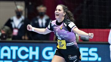 Carmen Campos celebra un gol ante la República Checa.