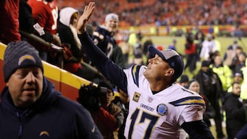 KANSAS CITY, MISSOURI - DECEMBER 13: Quarterback Philip Rivers #17 of the Los Angeles Chargers waves to Kansas City Chiefs fans after the Chargers defeated the Chiefs with a final score of 29-28 to win the game at Arrowhead Stadium on December 13, 2018 in Kansas City, Missouri.   David Eulitt/Getty Images/AFP
 == FOR NEWSPAPERS, INTERNET, TELCOS &amp; TELEVISION USE ONLY ==