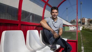 Míchel, técnico del Rayo, posa para As.