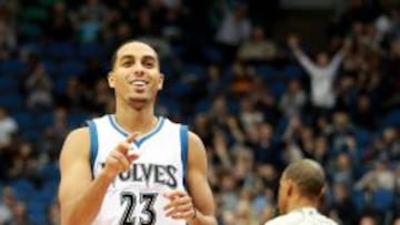 Kevin Martin meti車 34 puntos con una fractura de mu?eca