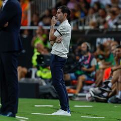 Marcelino, sin la mitad de la plantilla durante el parón