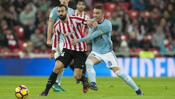 Balenziaga y Aspas durante un partido entre el Athletic y el Celta en San Mamés.