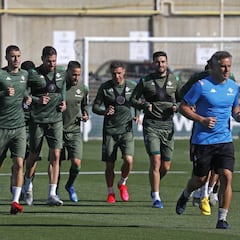 Rubi apunta a volver a los tres centrales que usó en Madrid