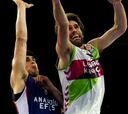 El Baskonia sufre para lograr un triunfo clave en Estambul