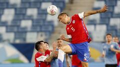 Soccer Football - Copa America 2021 - Group A - Uruguay v Chile - Arena Pantanal, Cuiaba, Brazil - June 21, 2021 Chile&#039;s Enzo Roco in action REUTERS/Mariana Greif