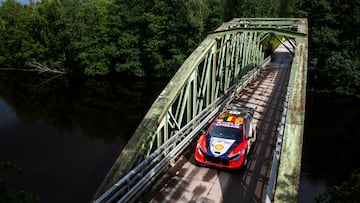 Thierry Neuville (BEL) Martijn Wydaeghe (BEL) Of team HYUNDAI SHELL MOBIS WORLD RALLY TEAM are seen performing during the World Rally Championship Finland in Jyvasküla, Finland on 2,August. 2024 // Jaanus Ree / Red Bull Content Pool // SI202408021503 // Usage for editorial use only //