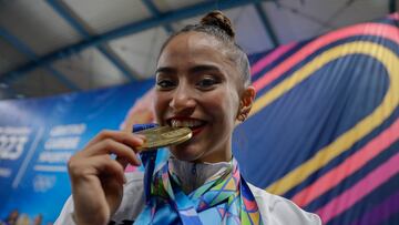 AMDEP6242. SAN SALVADOR (EL SALVADOR), 03/07/2023.- Marina Malpica de México posa hoy, en las finales de la gimnasia rítmica durante los Juegos Centroamericanos y del Caribe en San Salvador (El Salvador). México se quedó con los seis oros que se repartieron en la última jornada de la gimnasia rítmica de los Juegos Centroamericanos y del Caribe de San Salvador y Santo Domingo. EFE/ Rodrigo Sura
