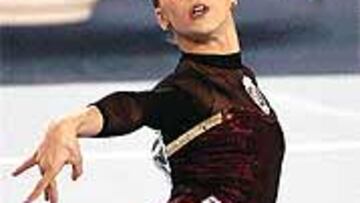 <b>ELEGANTE DIFICULTAD.</B> Elena Gómez conjuntó en su ejercicio de oro lo necesario para ser la mejor.