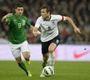 Inglaterra e Irlanda empatan con goles de Lampard y Long