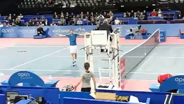 Marcel Granollers, en plena discusión con el juez de silla.