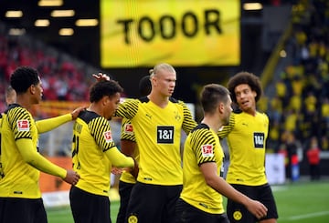 El Borussia Dortmund, que supera a la Juventus por un mill¨®n de euros, se queda a las puertas del top-10. Los negriamarillos cuentan con el segundo jugador m¨¢s valorado del mercado: Erling Haaland (150) y con talentos como Bellingham (70) y Reyna (42).