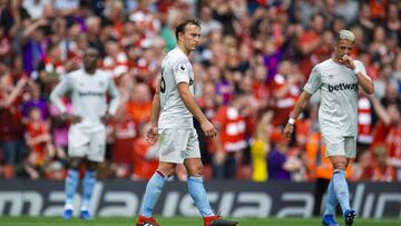 Liverpool golea a Chicharito y West Ham en inicio de la Premier