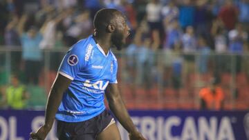 AMDEP007. SANTA CRUZ (BOLIVIA), 09/03/2023.- José Luis Sinisterra de Blooming celebra un gol hoy, en un partido de la Copa Sudamericana entre Blooming y Sport Palmaflor en el estadio Ramón 'Tauichi' Aguilera en Santa Cruz (Bolivia). EFE/ Juan Carlos Torrejón