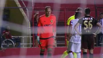 Este es el truco final cuando no te da tiempo a llegar a portería