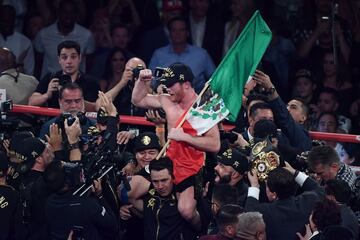 Canelo Álvarez festeja su triunfo sobre Golovkin.