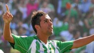 <b>UNA ALEGRÍA SIN PREMIO. </b>Juande adelantó al Betis poco después de que el Hércules hiciera lo propio en el Stadium Gal de Irún.