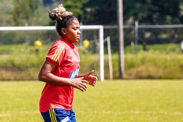 La Selección Colombia Femenina tuvo su último entrenamiento antes de enfrentar a Bolivia por la segunda fecha de la Copa América Femenina en el Pascual Guerrero. La Tricolor entrenó en la Cancha Fútbol Paz de La Z.