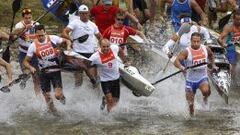 Walter Bouz&aacute;n (9) y &Aacute;lvaro Fern&aacute;ndez Fiuza (008) en el momento de la salida de la edici&oacute;n anterior del Descenso del Sella. 