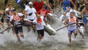 Walter Bouz&aacute;n (9) y &Aacute;lvaro Fern&aacute;ndez Fiuza (008) en el momento de la salida de la edici&oacute;n anterior del Descenso del Sella. 